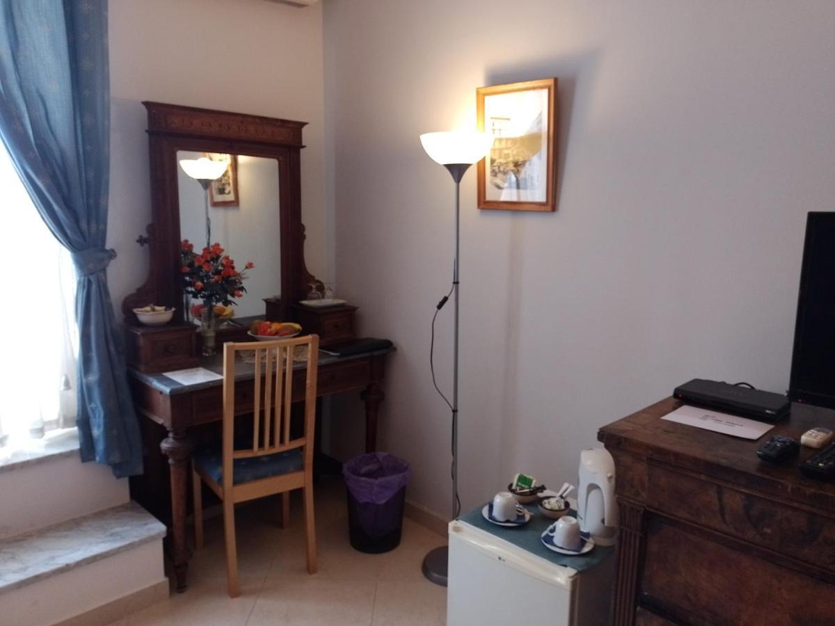 B&B Cupole E Campanili Napoli Ngoại thất bức ảnh