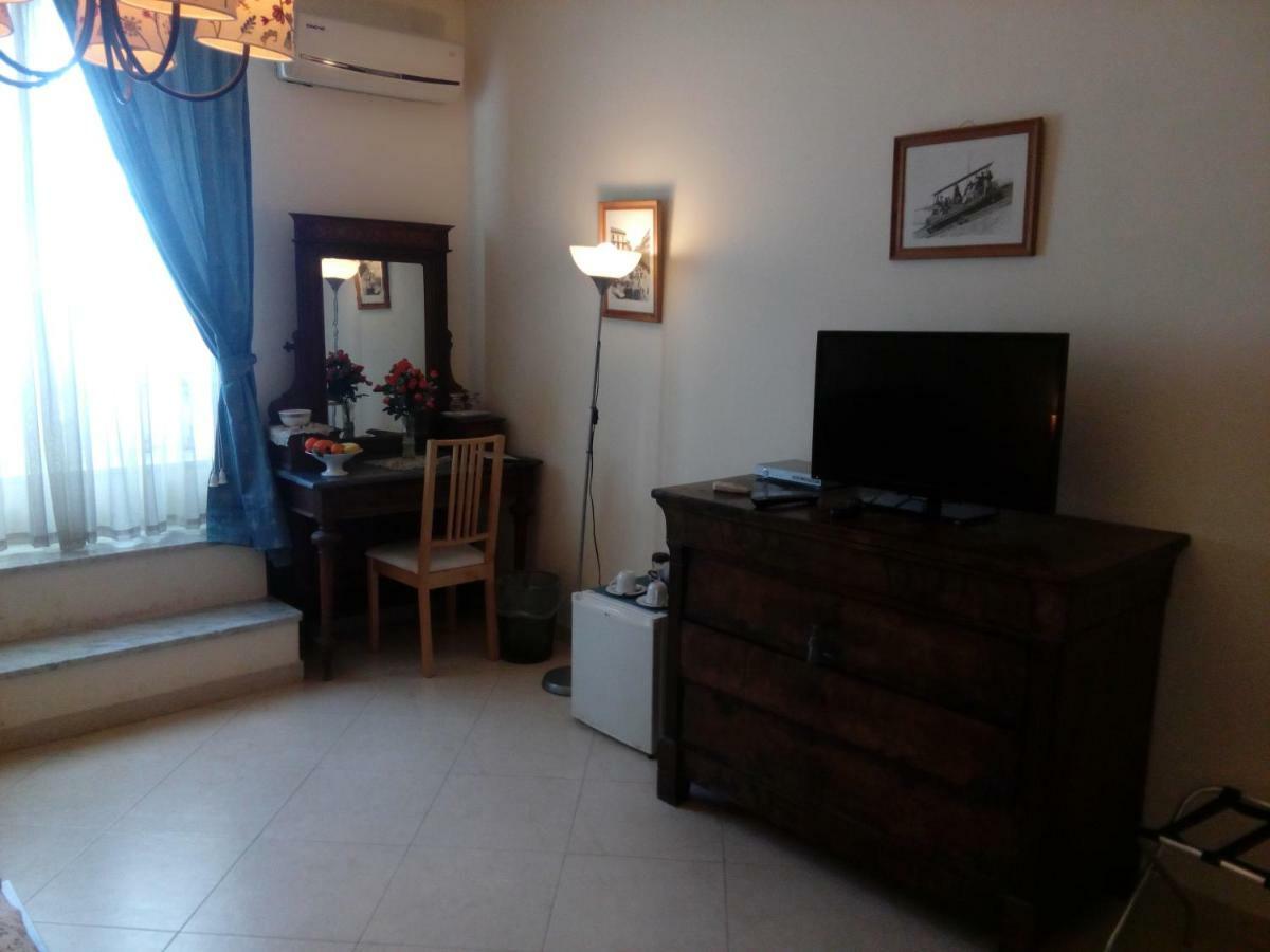 B&B Cupole E Campanili Napoli Ngoại thất bức ảnh
